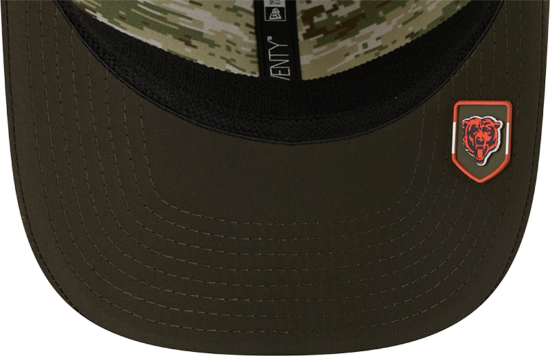Men's Chicago Bears New Era Green 2025 Salute To Service Sideline 9SEVENTY Trucker Adjustable Hat