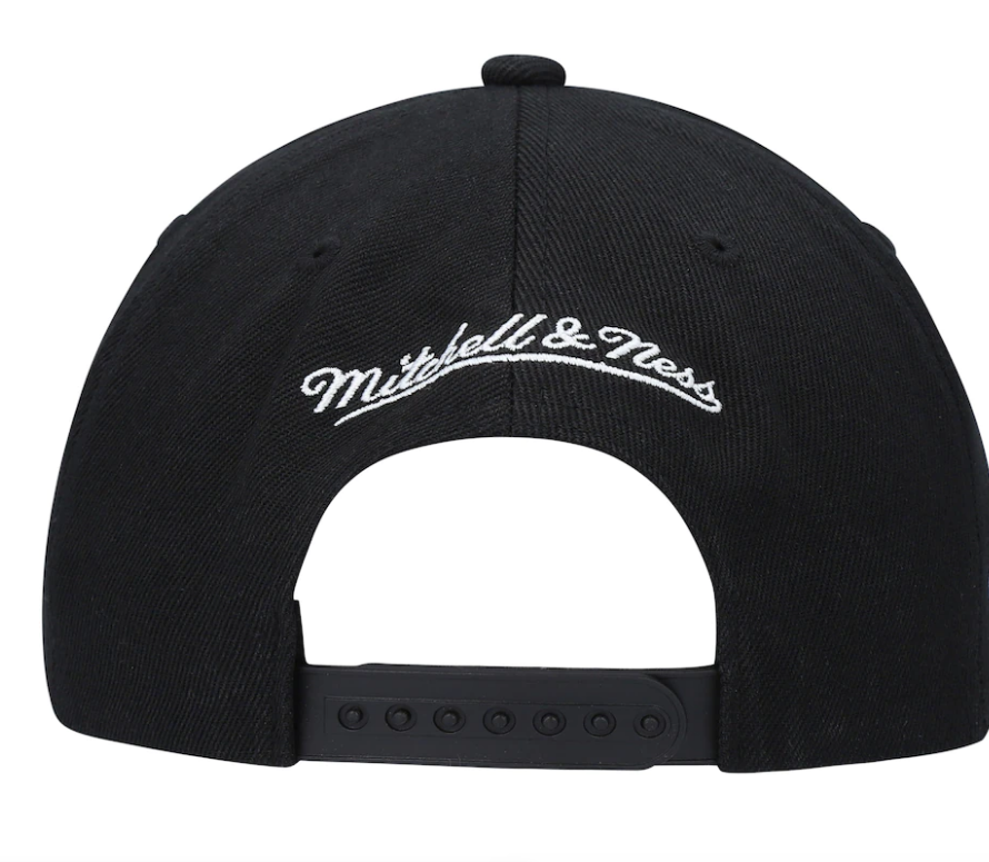 Men's Mitchell & Ness San Antonio Spurs Core 2 Tone Black/Gray Adjustable Snapback Hat