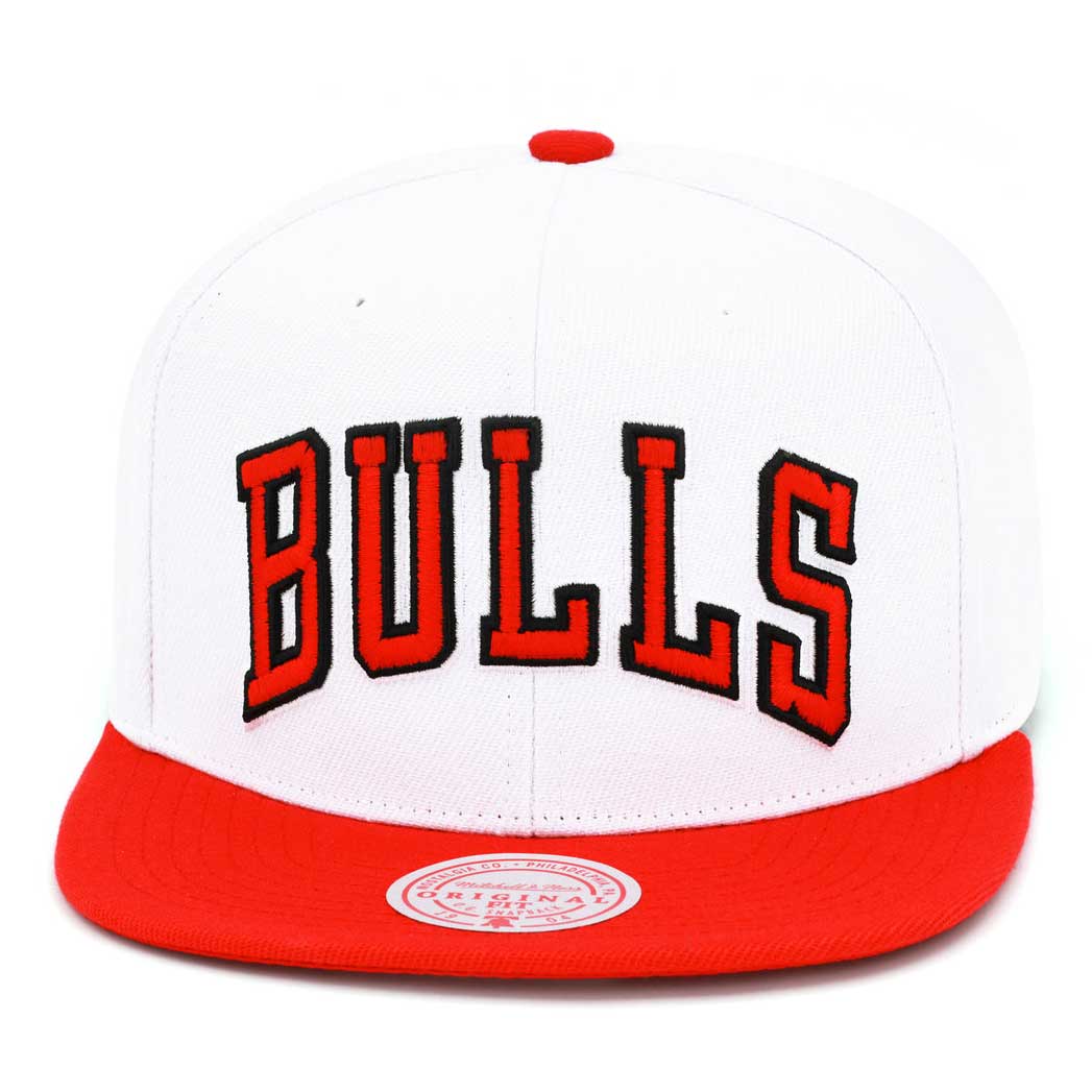 Men's Mitchell & Ness Chicago Bulls Core White and Red Adjustable Snapback Hat