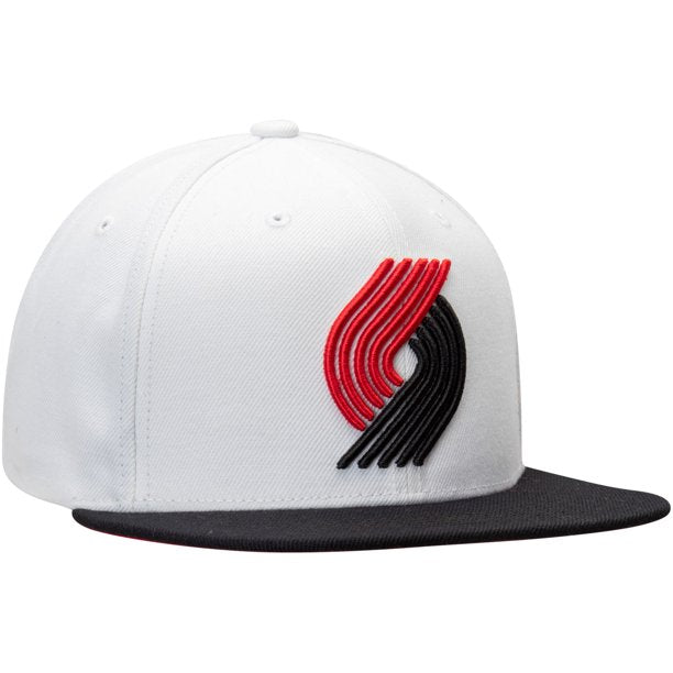 Men's Portland Trail Blazers 2 Tone White/Black Mitchell & Ness Snapback Hat