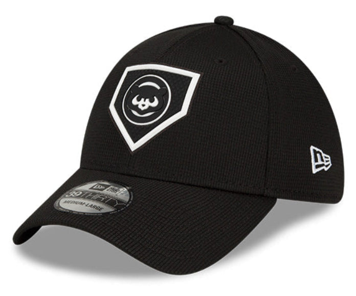 Men's Chicago Cubs New Era Black 2021 Clubhouse 39THIRTY Flex Hat