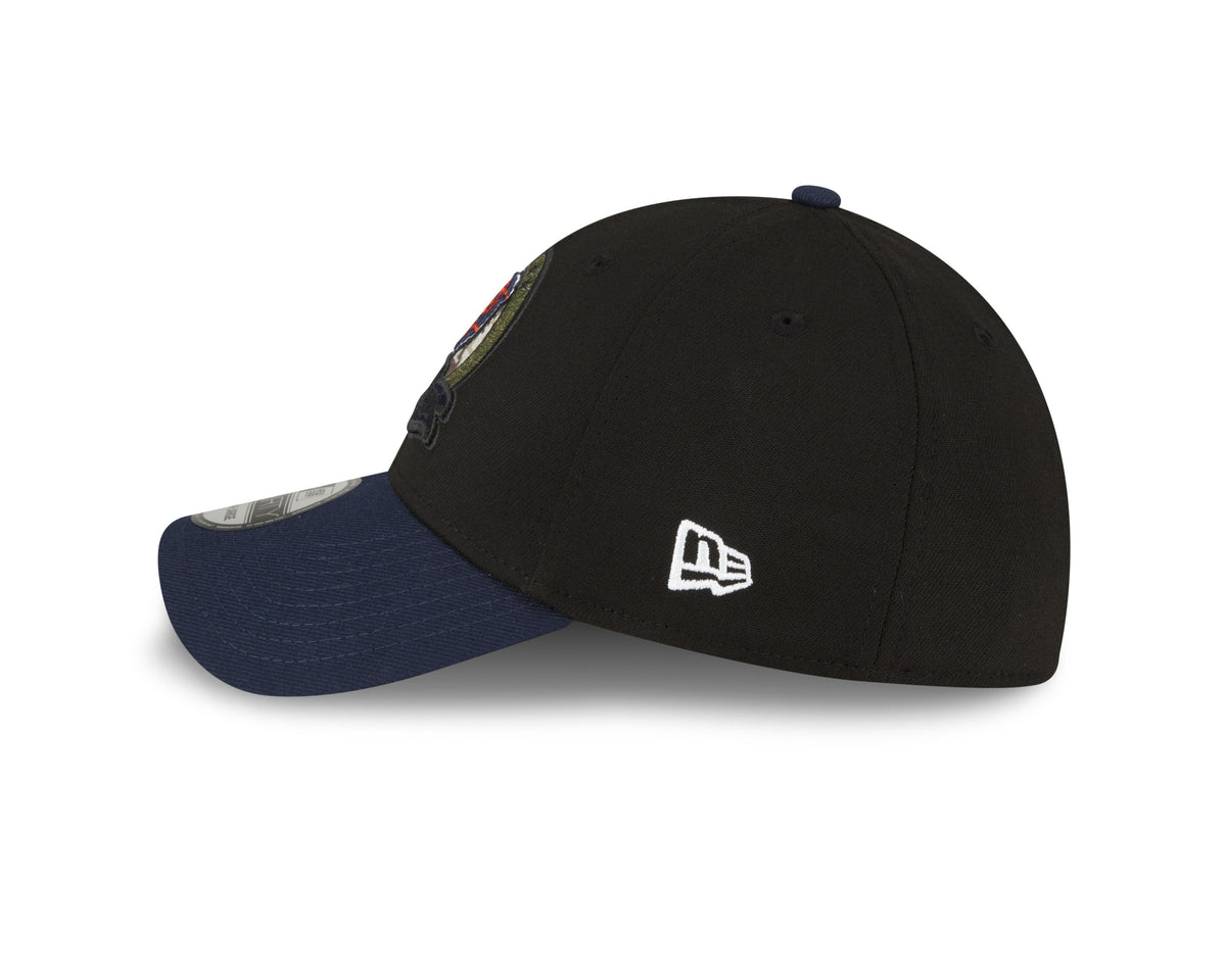 Men's Chicago Bears New Era Black 2022 Salute to Service Historic Logo 39THIRTY Flex Hat