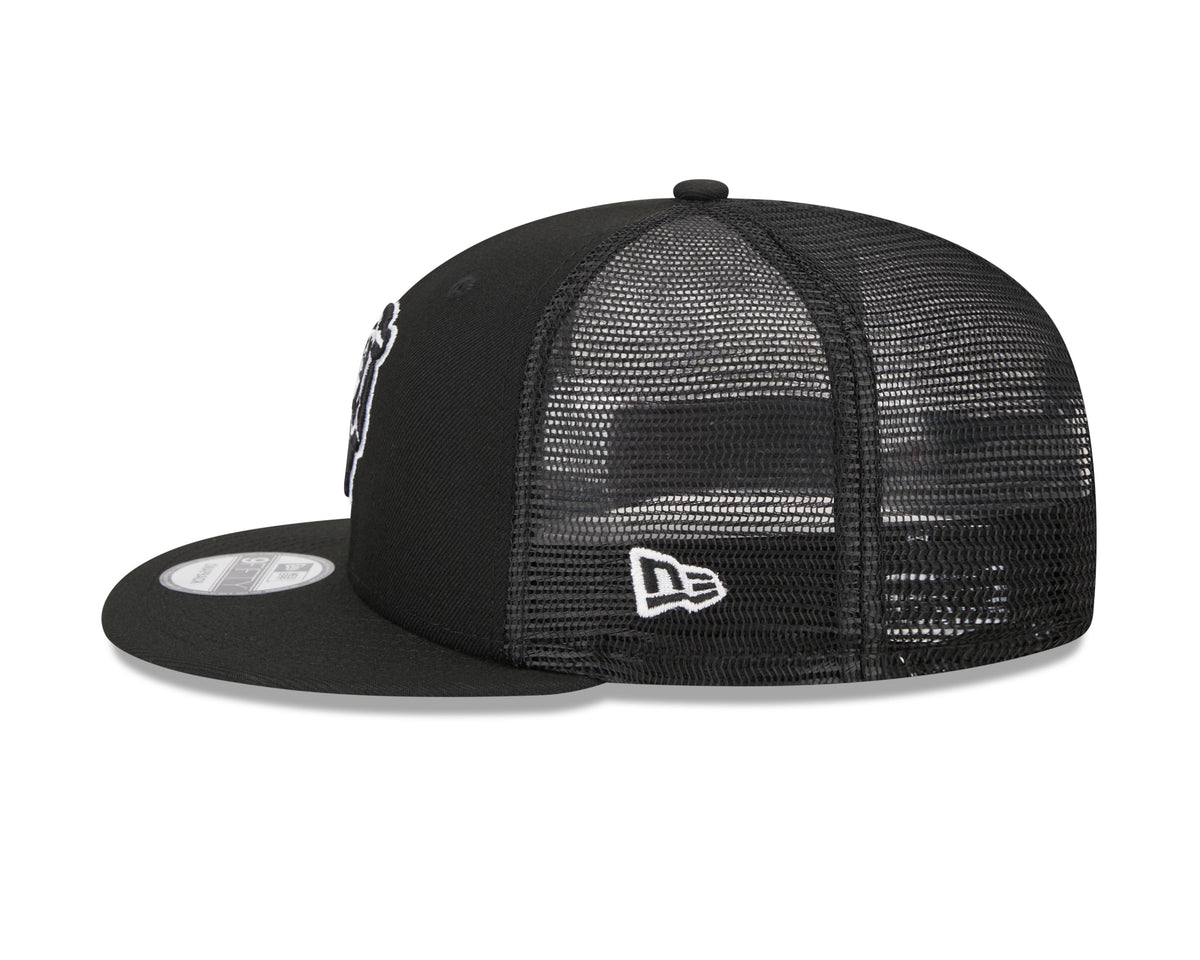 Chicago Bears New Era Primary Black and White Trucker 9FIFTY Snapback Hat