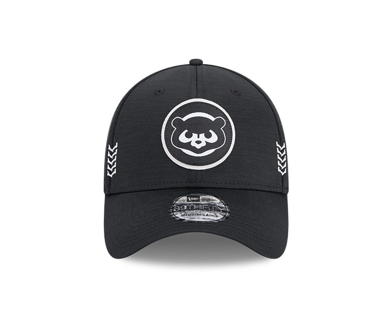 Men's Chicago Cubs New Era Black 2024 Clubhouse 39THIRTY Flex Fit Hat