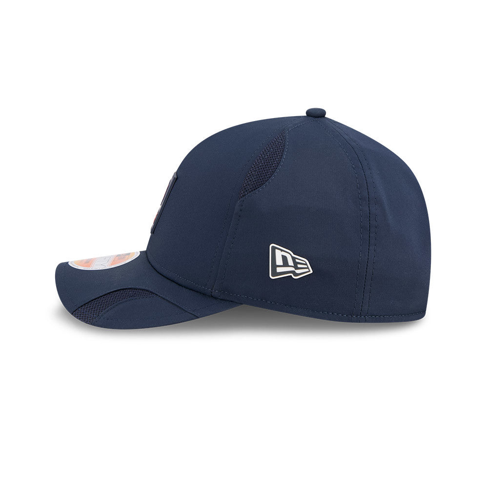 Men's Chicago Bears New Era Navy 2025 NFL Primary Logo Sideline Heat 9FORTY M-Crown Adjustable Hat