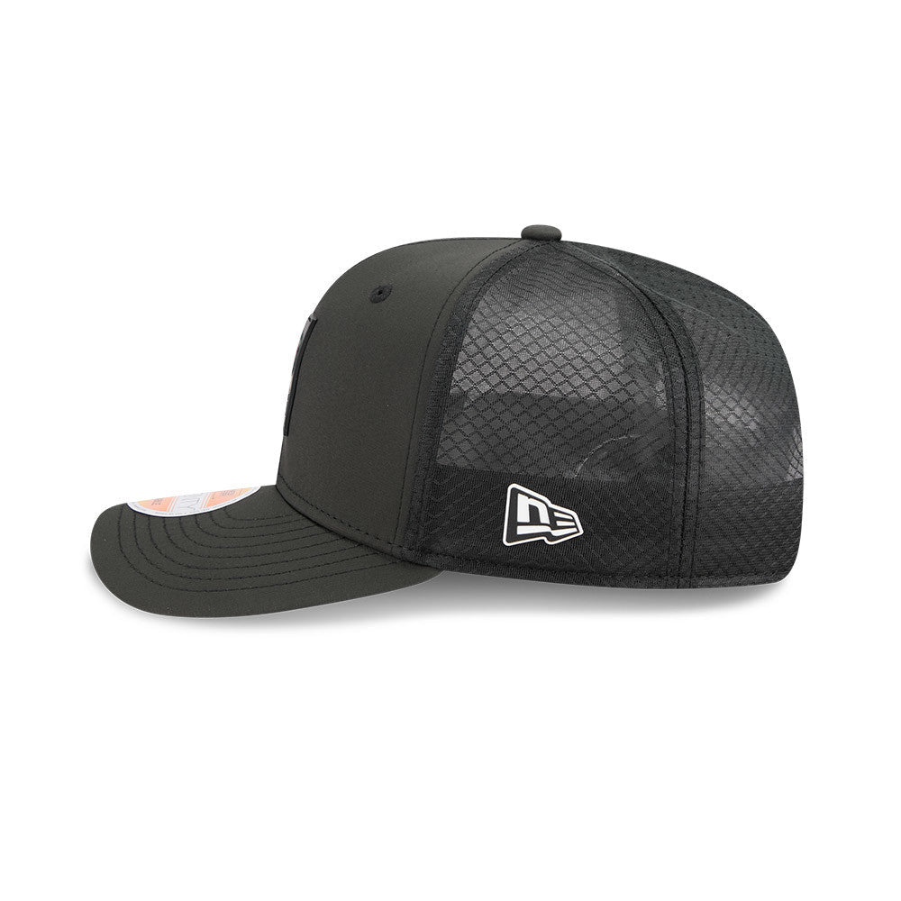 Men's San Francisco 49ers New Era Black 2025 NFL Sideline Heat 9SEVENTY Adjustable Hat