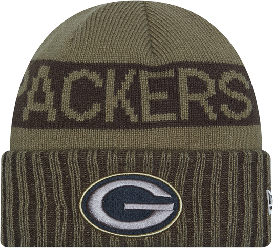 Green Bay Packers New Era Green 2025 NFL Sideline Salute To Service Cuffed Knit Hat