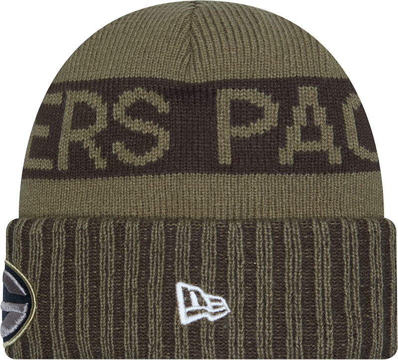 Green Bay Packers New Era Green 2025 NFL Sideline Salute To Service Cuffed Knit Hat