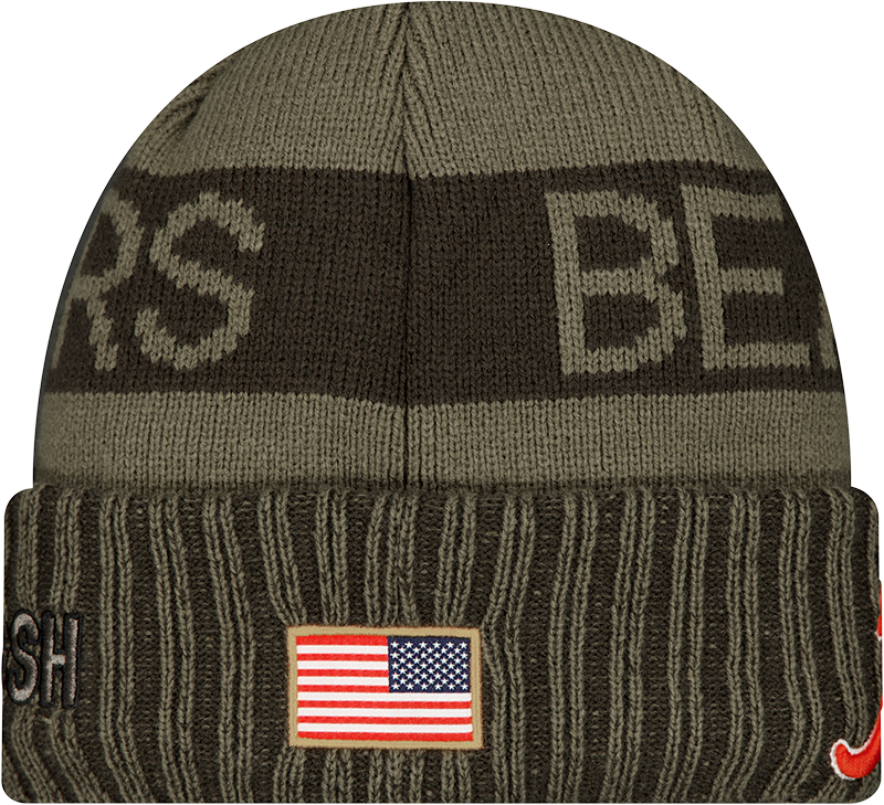Chicago Bears New Era Green 2025 NFL Sideline Salute To Service B Cuffed Knit Hat