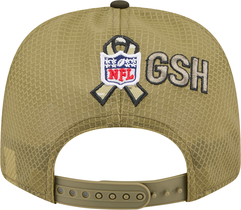 Men's Chicago Bears New Era Green B 2025 Salute To Service Sideline 9SEVENTY Trucker Adjustable Hat