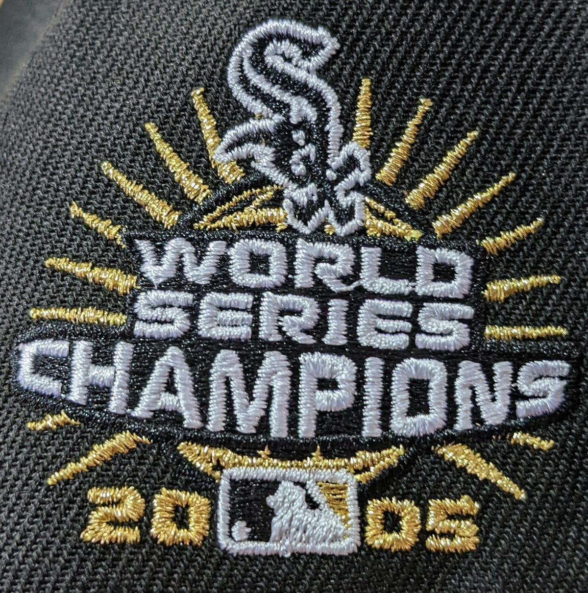 Mens Chicago White Sox New Era Black Gold Rush Cooperstown Collection Black and Gold 9FIFTY Snapback Hat