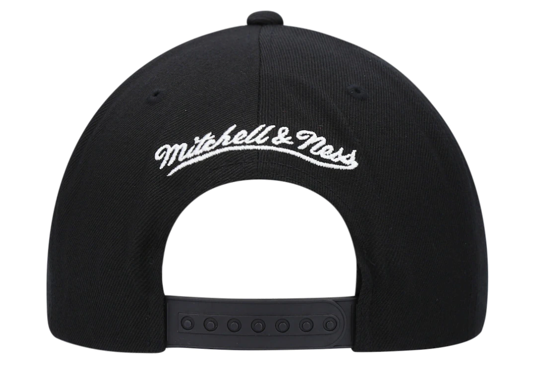 Men's Mitchell & Ness San Antonio Spurs Ground 2.0 Black Adjustable Snapback Hat