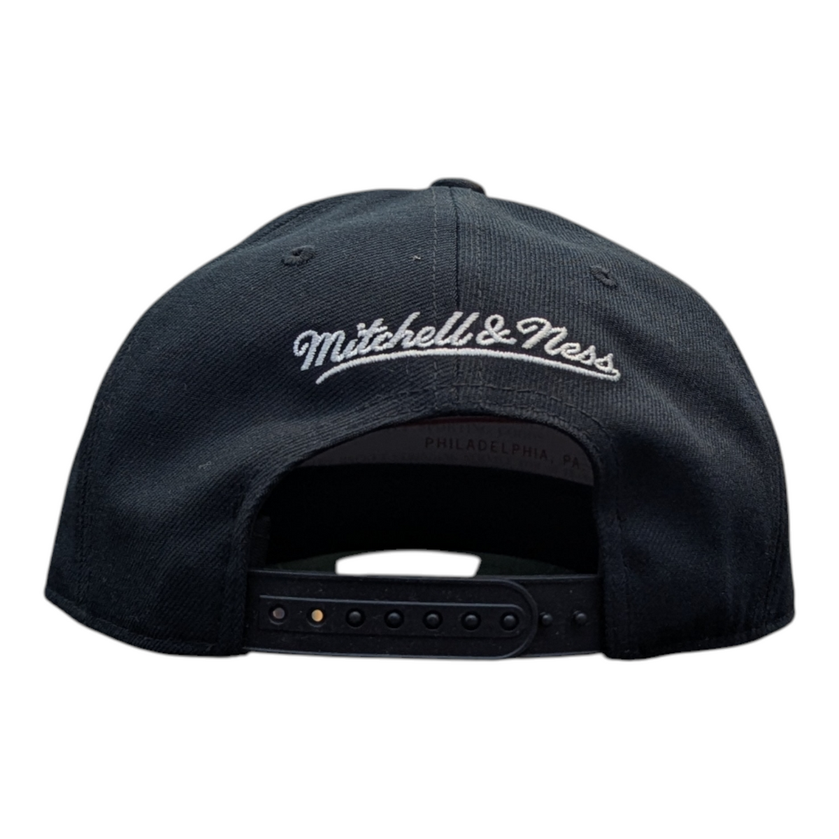 Chicago Bulls Mitchell & Ness NBA Legendary Black/White Pro Pinch Fit Snapback Hat