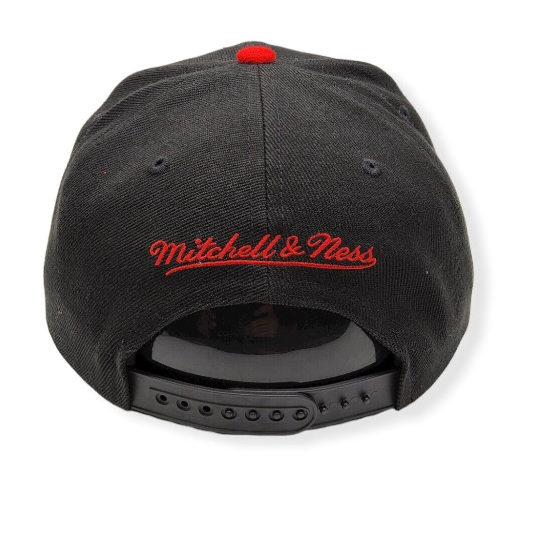 Men's Detroit Pistons Mitchell & Ness HWC Black Snapback Hat