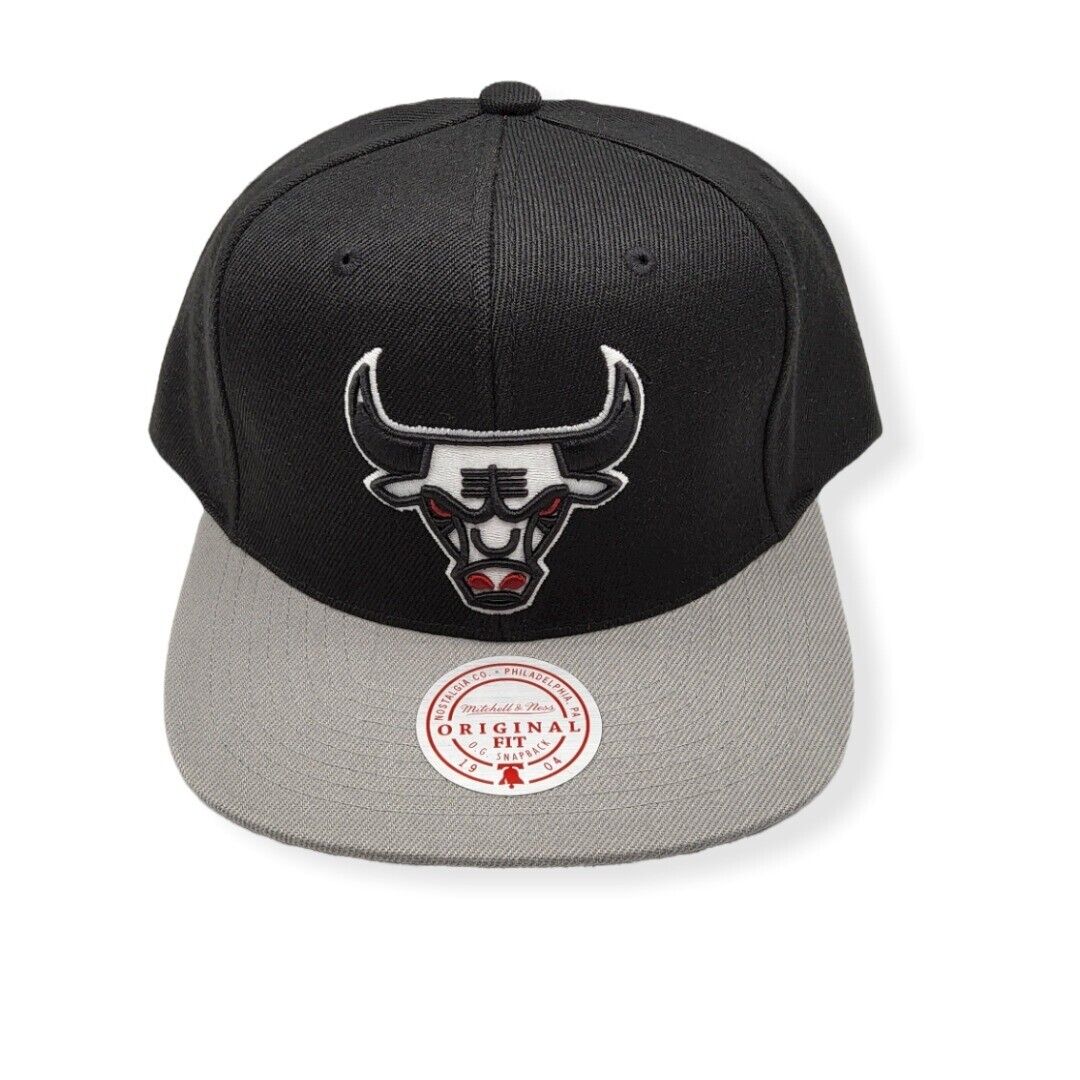 Mens's Chicago Bulls HWC Black/Grey Core Basic Mitchell & Ness Snapback Hat