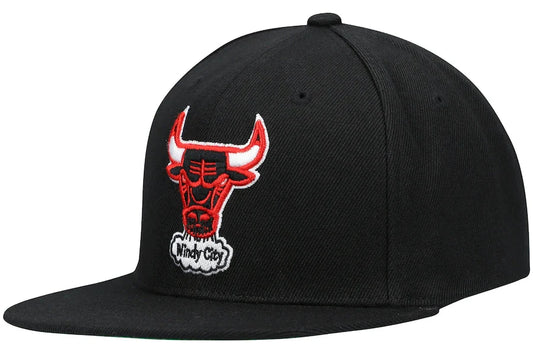 Men's Mitchell & Ness Chicago Bulls NBA Core Basic Adjustable Snapback Hat
