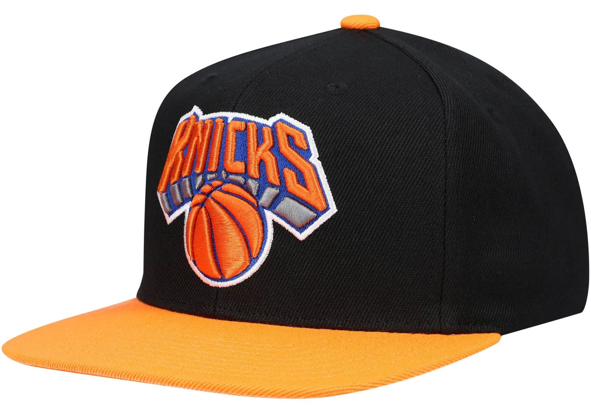 Men's New York Knicks Mitchell & Ness NBA Core Basic Black And Orange Snapback Hat