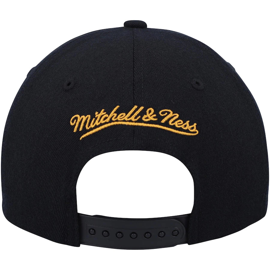 Men's Chicago Bulls Mitchell & Ness Black Hardwood Classics 1997 NBA Champions Stretch Snapback Hat